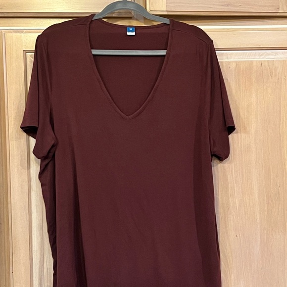 Lot of 2 Women’s old Navy Tees - Picture 2 of 5